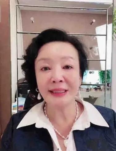 娱乐圈吃瓜美女是谁啊视频,吃瓜美女视频背后的明星风云